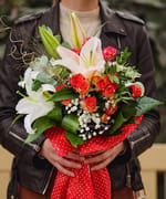 Buchet crin Imperial și miniroză roșie, fotografia 6