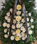 Coroană trandafiri albi și crizantemă, fotografia 2