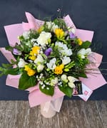 Buchet mare din 23 de frezii multicolore, creat de Florăria Dana în Cluj-Napoca