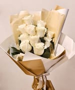 Buchet clasic de trandafiri albi, de la 7 la 59 de fire, creat de Florăria Dana în Cluj-Napoca