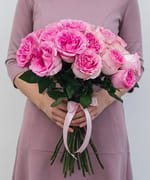Trandafiri roz cu panglică satin, fotografia 4