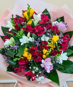 Buchet de Alstroemeria și Frezii, fotografia 4