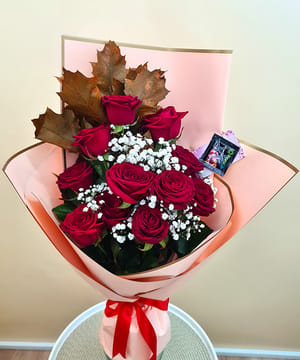 Buchet trandafiri și Quercus