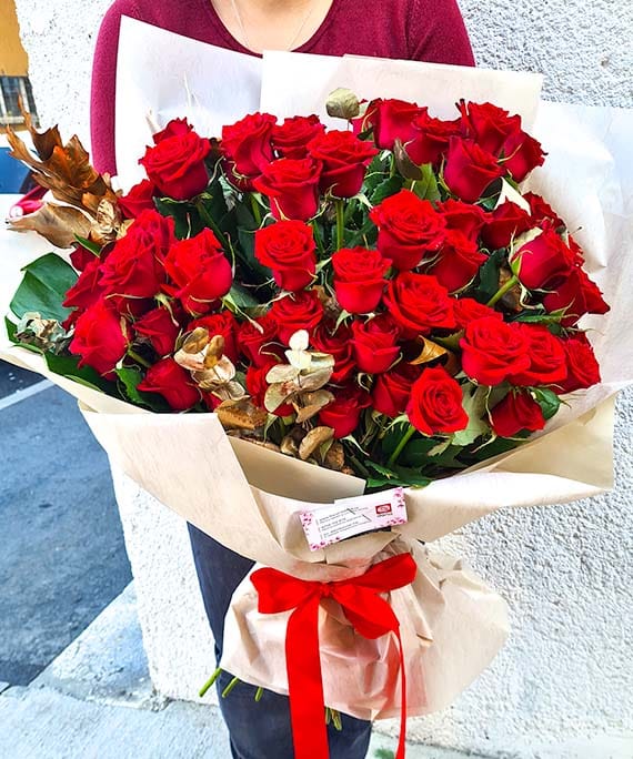 Buchet de lux 65 trandafiri 1 Buchet de lux 65 trandafiri 1