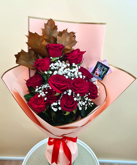 Buchet trandafiri și Quercus 1 Buchet trandafiri și Quercus
