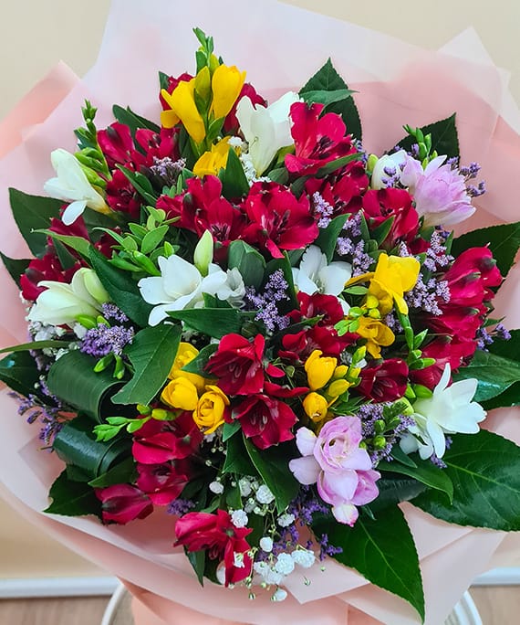 Buchet de Alstroemeria și Frezii, fotografia 4