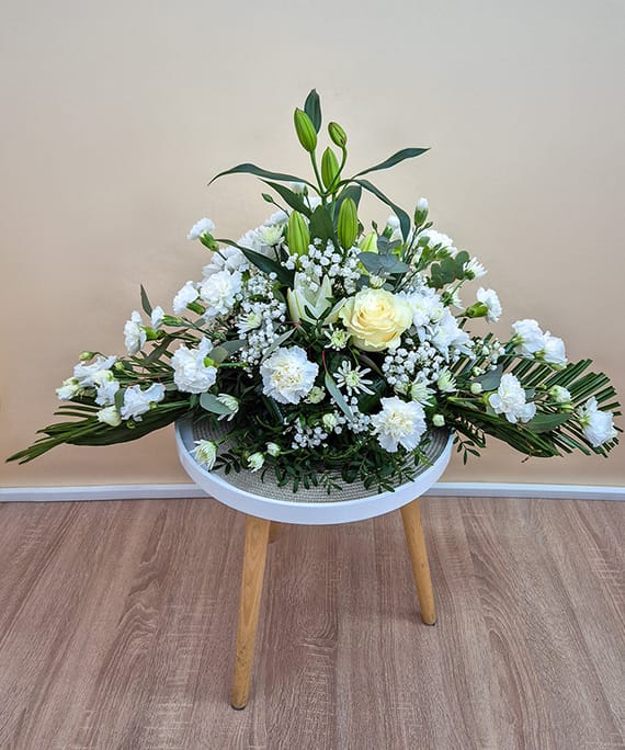 Aranjament Funerar Alb pe Ventuza 1 Aranjament Funerar Alb pe Ventuza 1