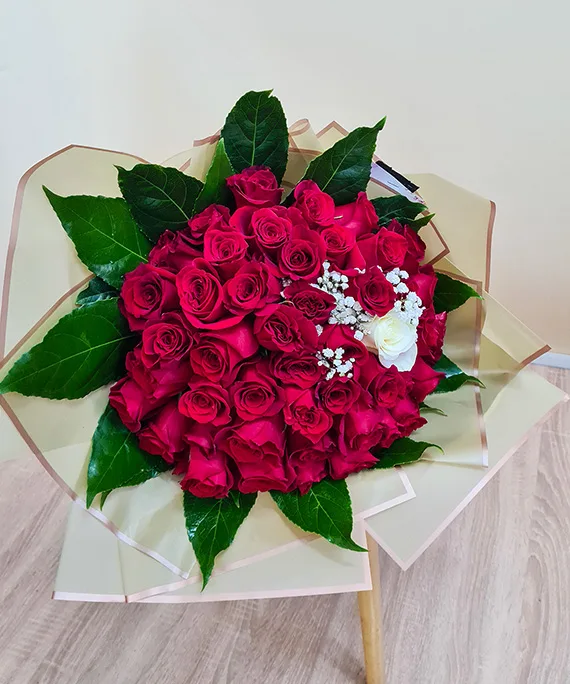 Buchet 51 trandafiri 1