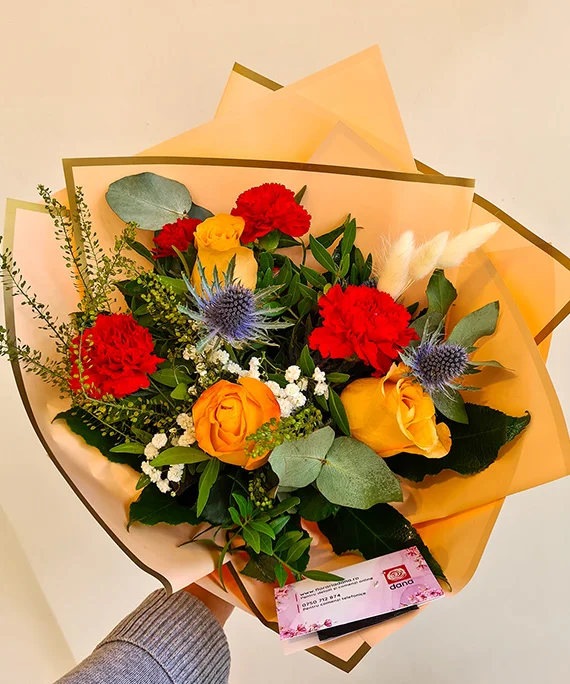 Buchet trandafiri si garoafe 1