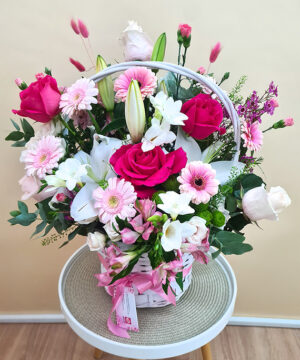 Coș cu Trandafiri Roz