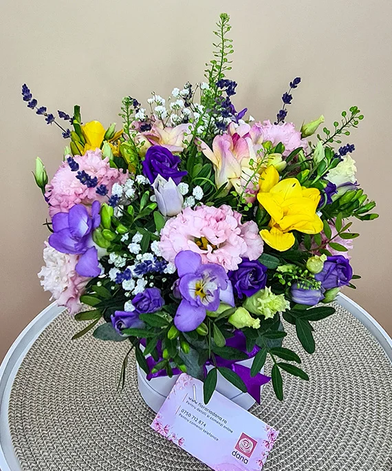 cutie cu frezii si lavanda 1 cutie cu frezii si lavanda 1