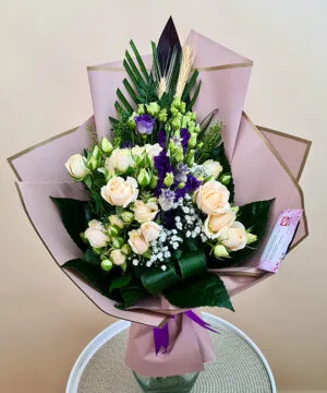 Buchet Eustoma și Miniroze