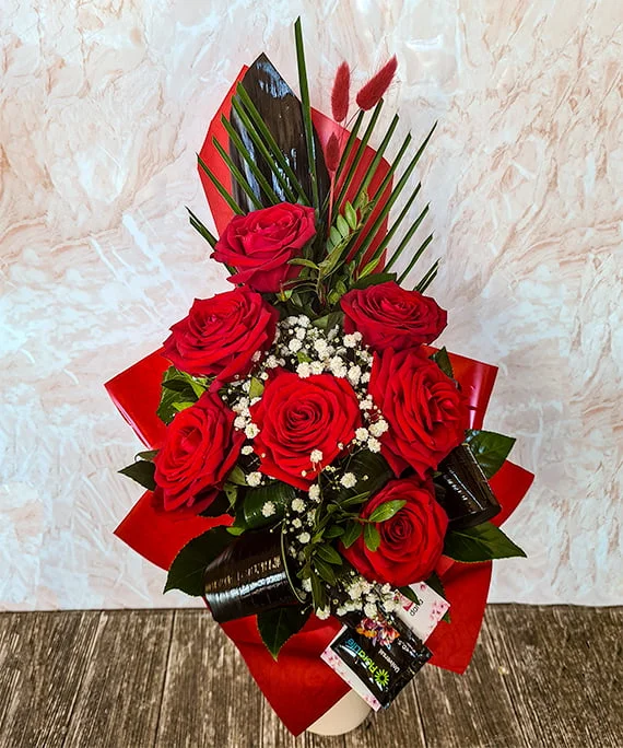Buchet 7 trandafiri rosii piramidal 1