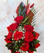 Buchet-7-trandafiri-rosii-piramidal-4.jpg