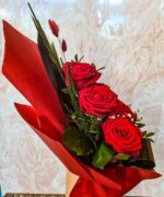 Buchet-7-trandafiri-rosii-piramidal-5.jpg