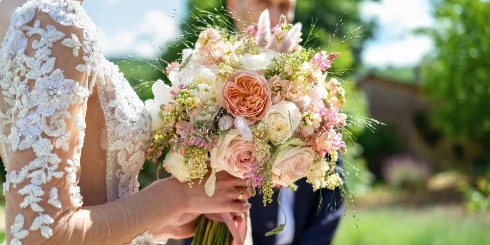 Cum alegi florarul potrivit pentru nunta ta