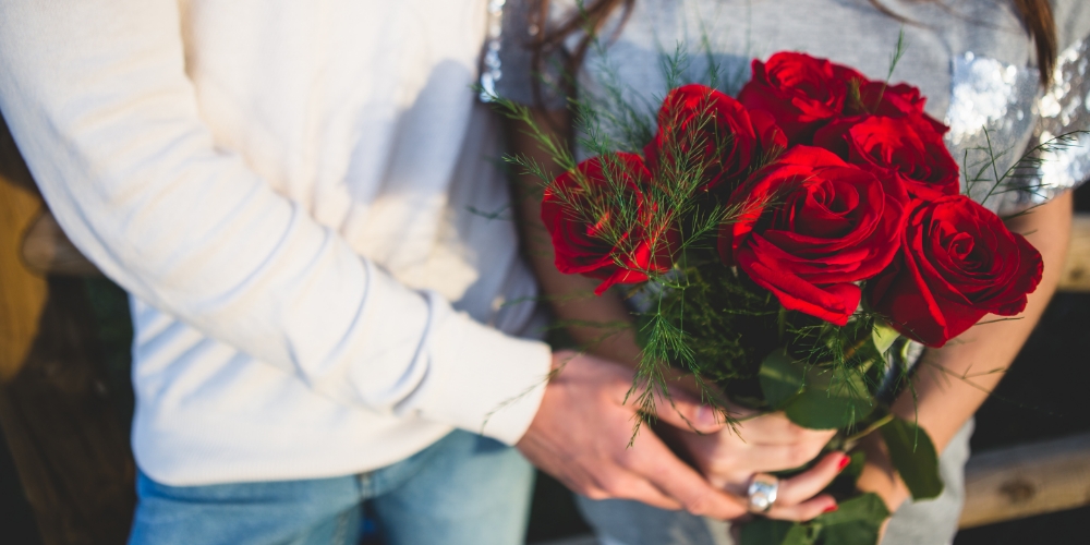10 buchete pentru a ti surprinde iubita in luna iubirii