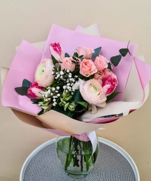 Buchet Ranunculus și lalele