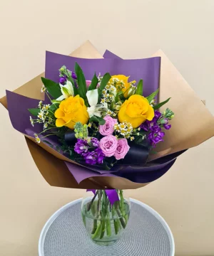 Buchet mix de trandafiri galbeni