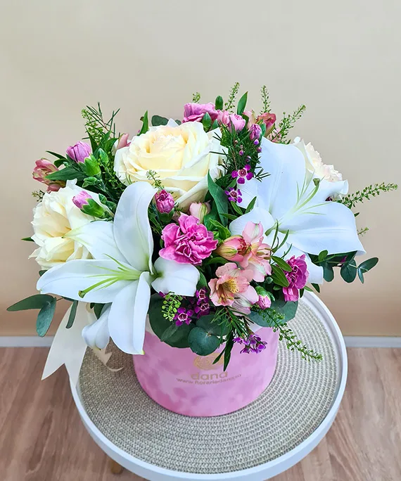 Cutie Catifea Mare cu Trandafiri si Crin 1