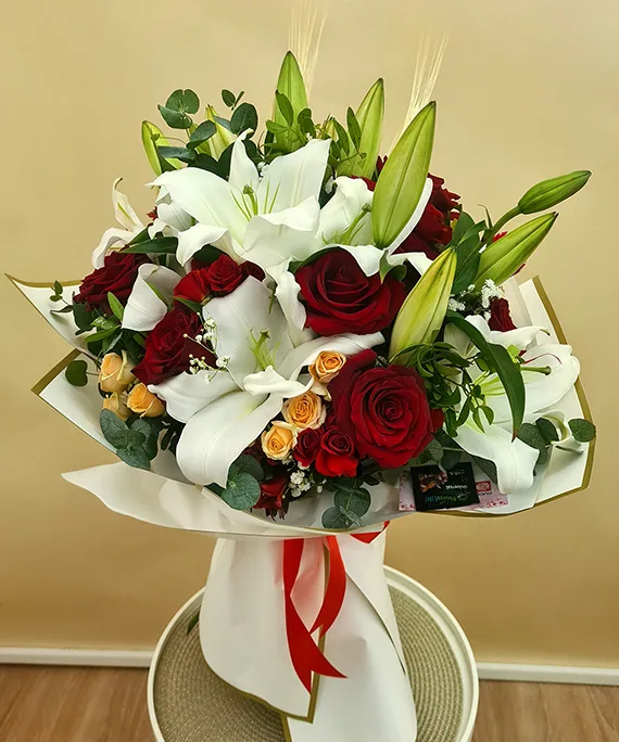 Buchet White Lilly Delight 1