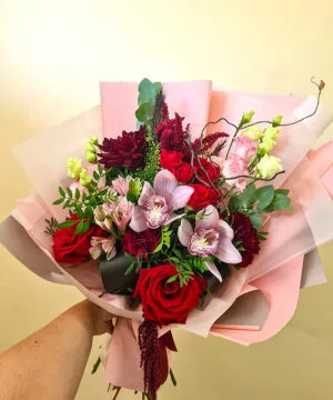 Buchet Burgundy Red Dahlia