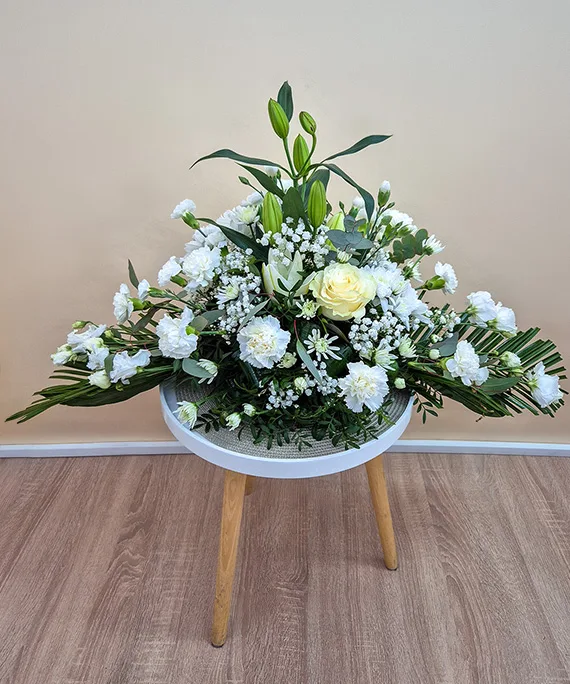 Aranjament Funerar Alb pe Ventuza 1
